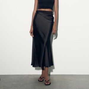 🖤 ZARA • black satin effect midi skirt